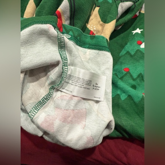 CARTER'S Adult 2 Piece Christmas Pajama Set Size XL. - Picture 2 of 4